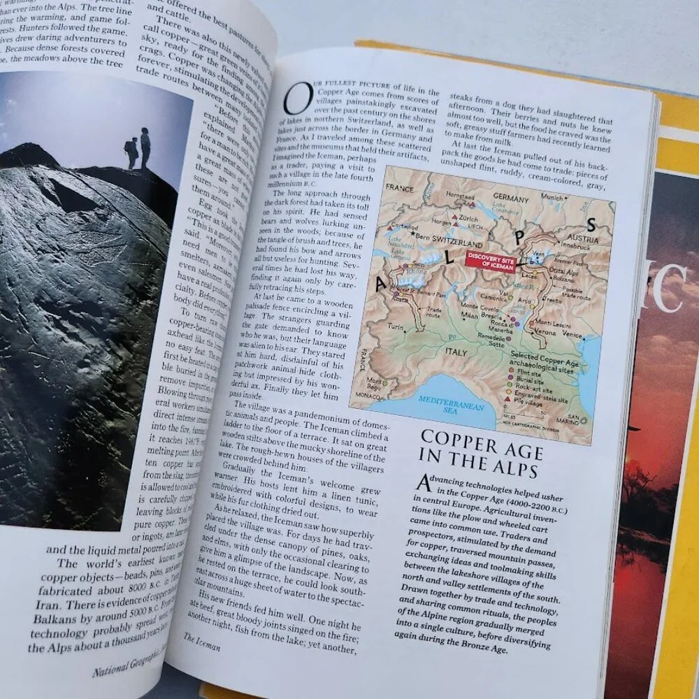 2X Vintage National Geographic Magazine Bundle Set Magazines Random 2 Magazines